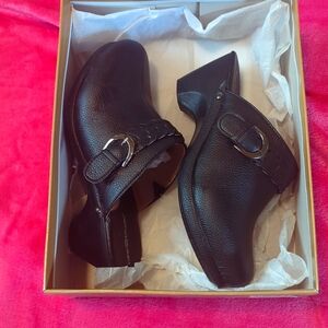 New @ttitude Black Clog Heels